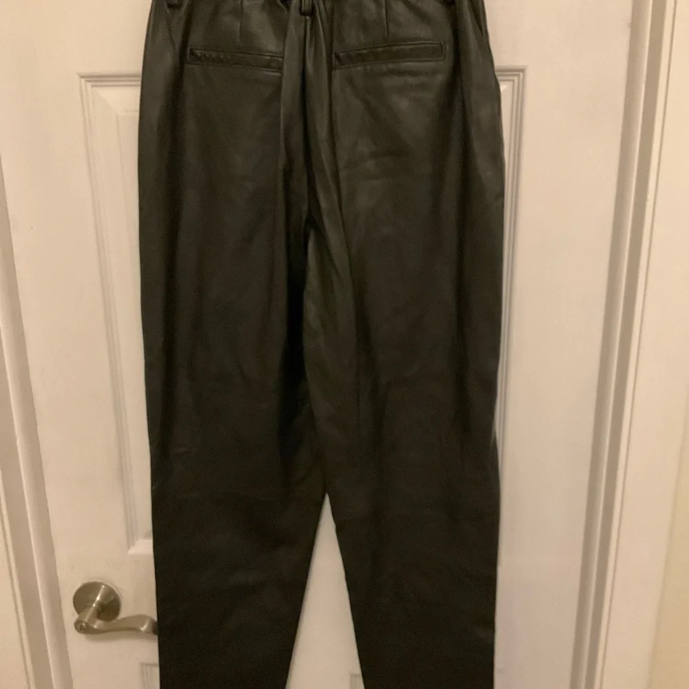 Blank Nyc Women Dark Secrets Faux Leather‎ Paperbag Waist Pants Size 27